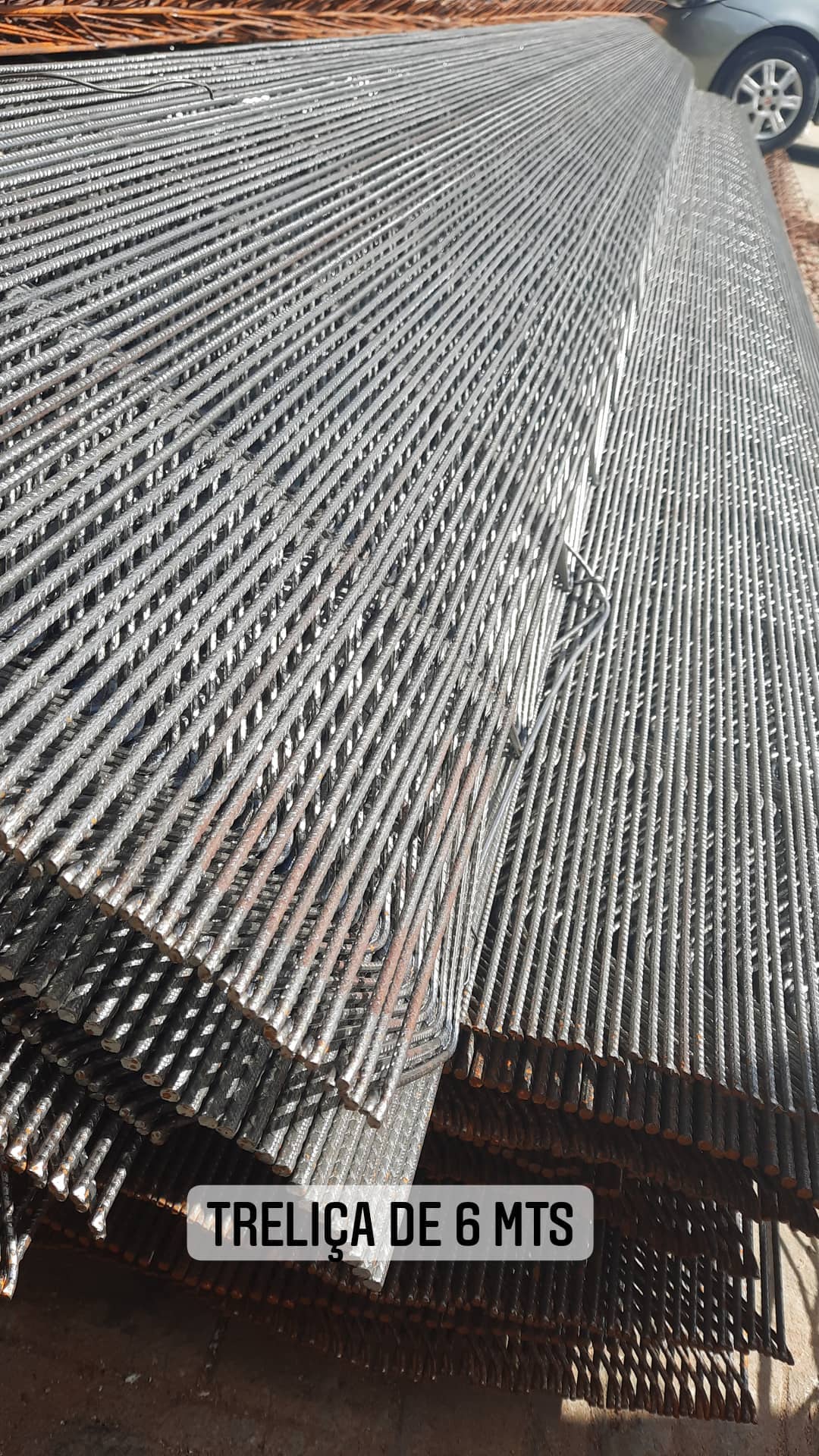 Treliças metálicas de seis metros em estoque